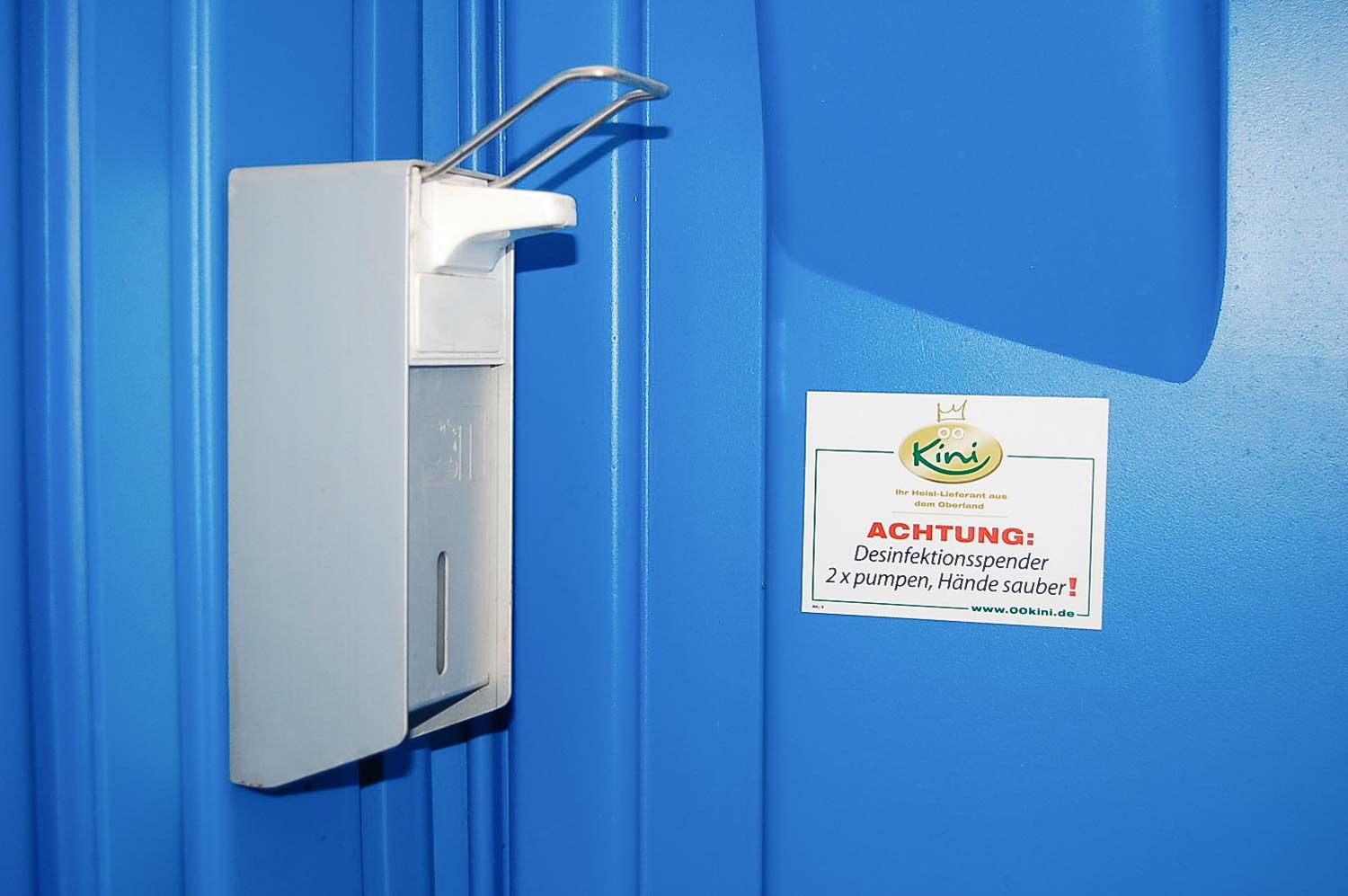 WC-Kabine-Standard-global-alpine-seifenspender-robust-dixi-klo-mieten-gewerbliche-private-Baustelleneinrichtungen-bayern-oberland