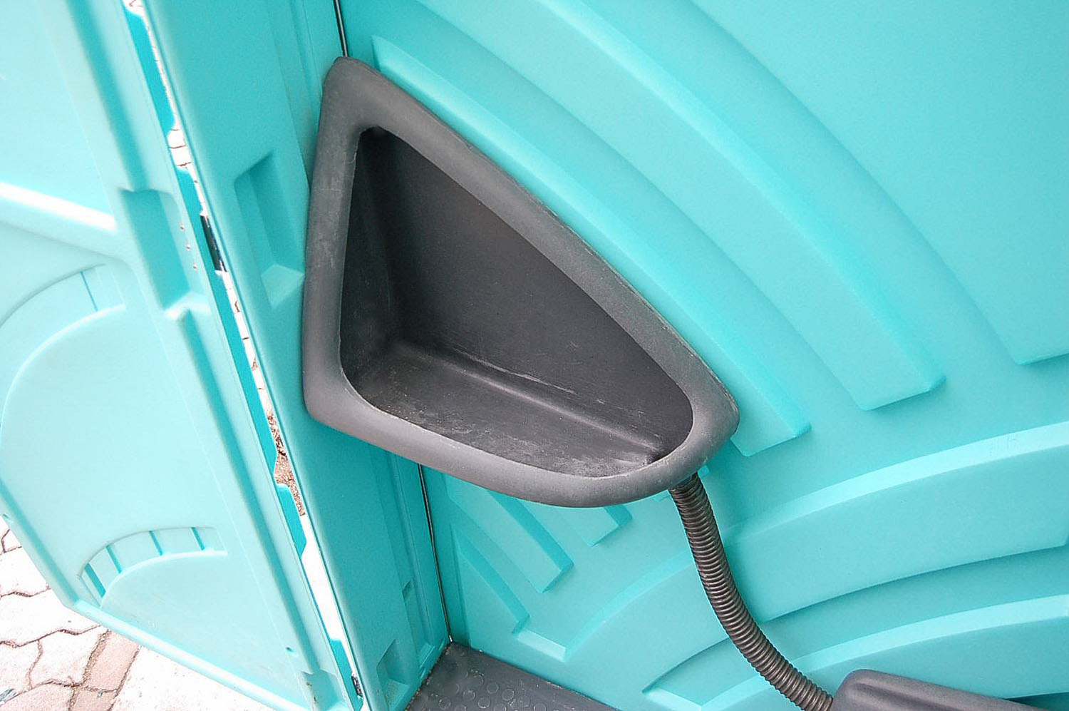 WC-Kabine-Standard-Mondo-Urinal-robust-dixi-klo-mieten-gewerbliche-private-Baustelleneinrichtungen-bayern-oberland