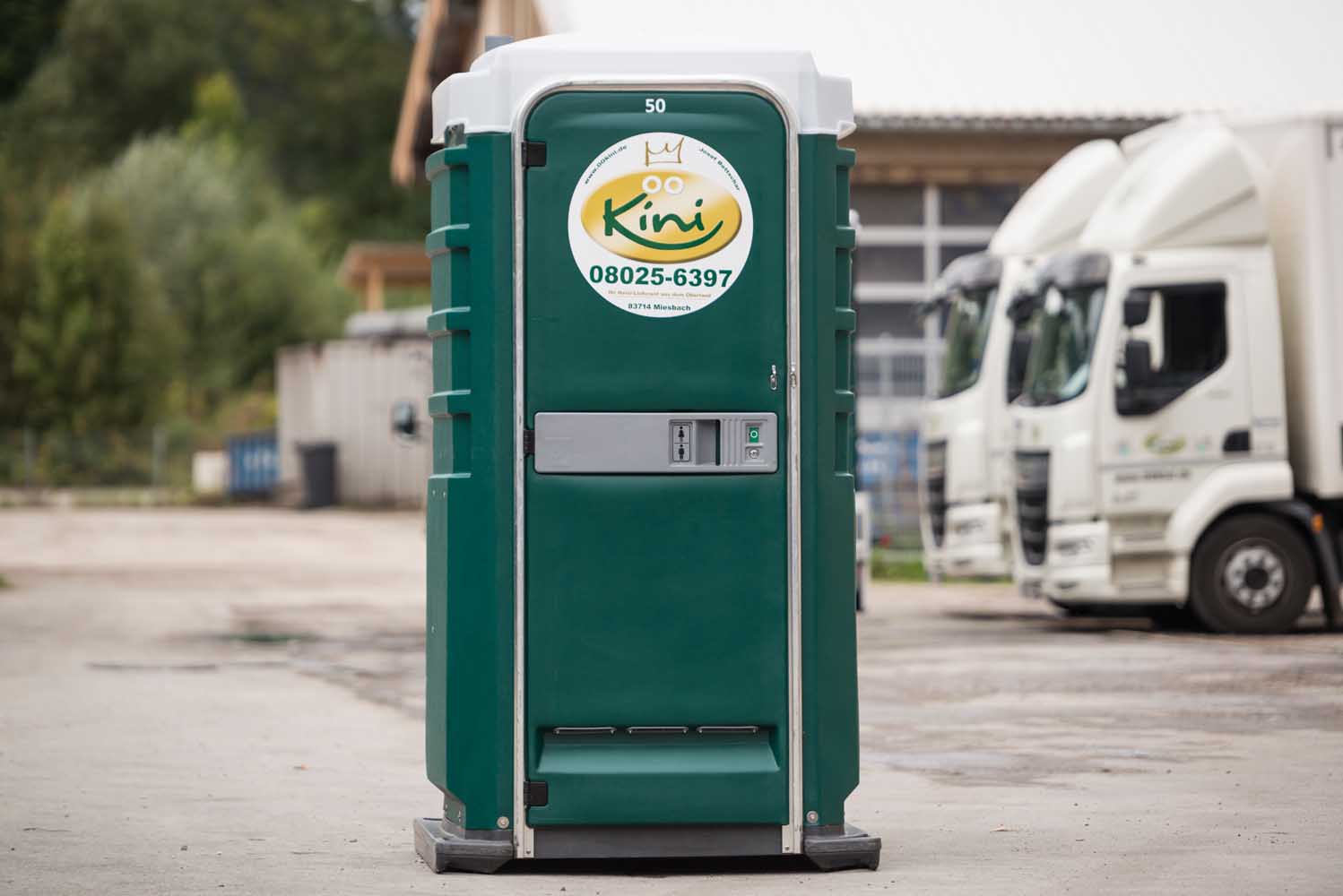 00kini-premium-miettoilette-einzeln-auf-hof