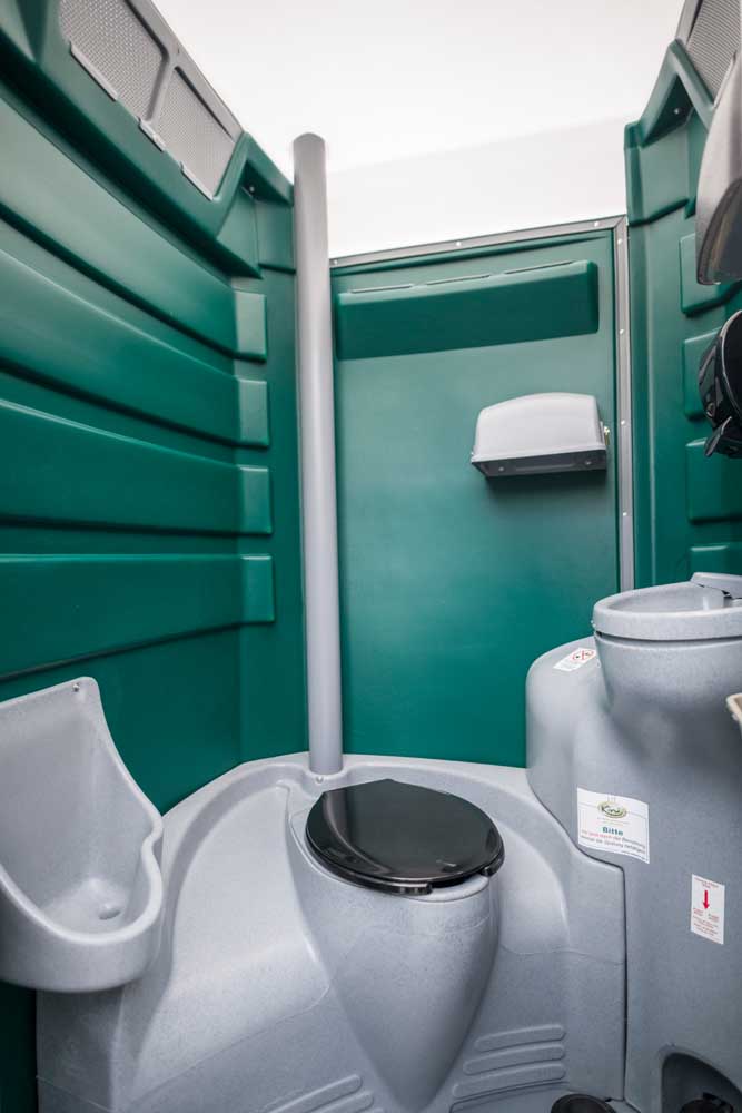 interieur-00kini-toilette-urinal-waschbecken