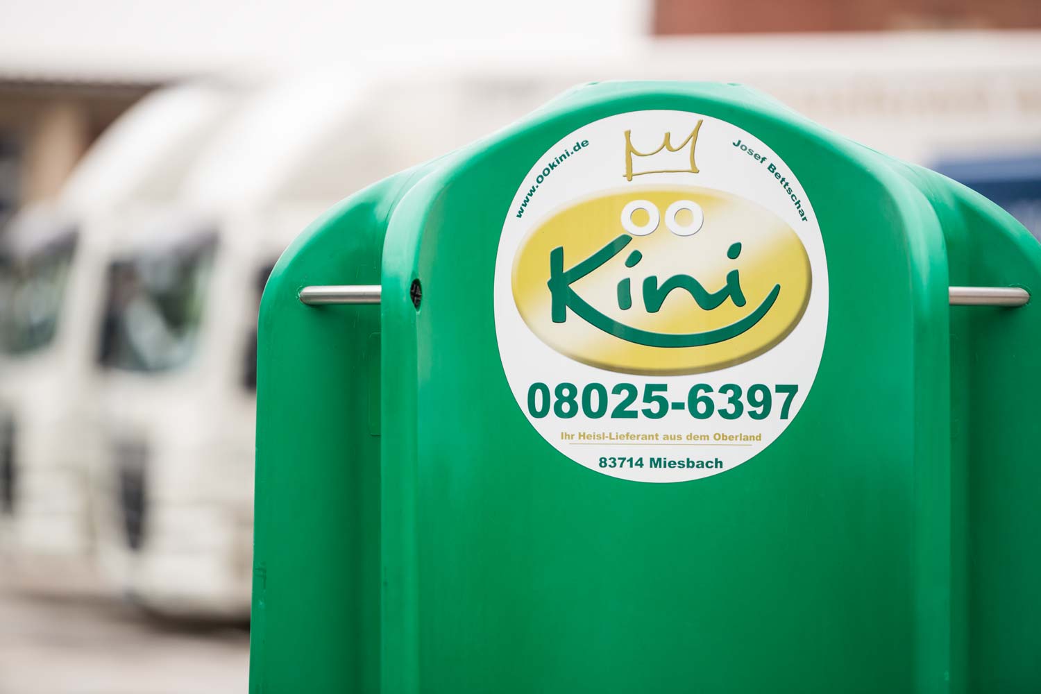 WC-Urinal-quattro-grün-logo-kini-bayern-oberland