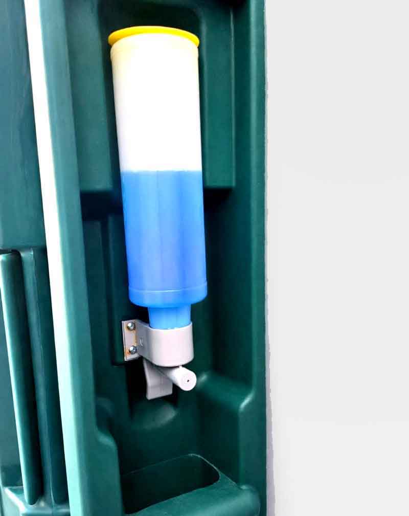 mobiles-klo-mit-seifenspender-00Kini-miesbach